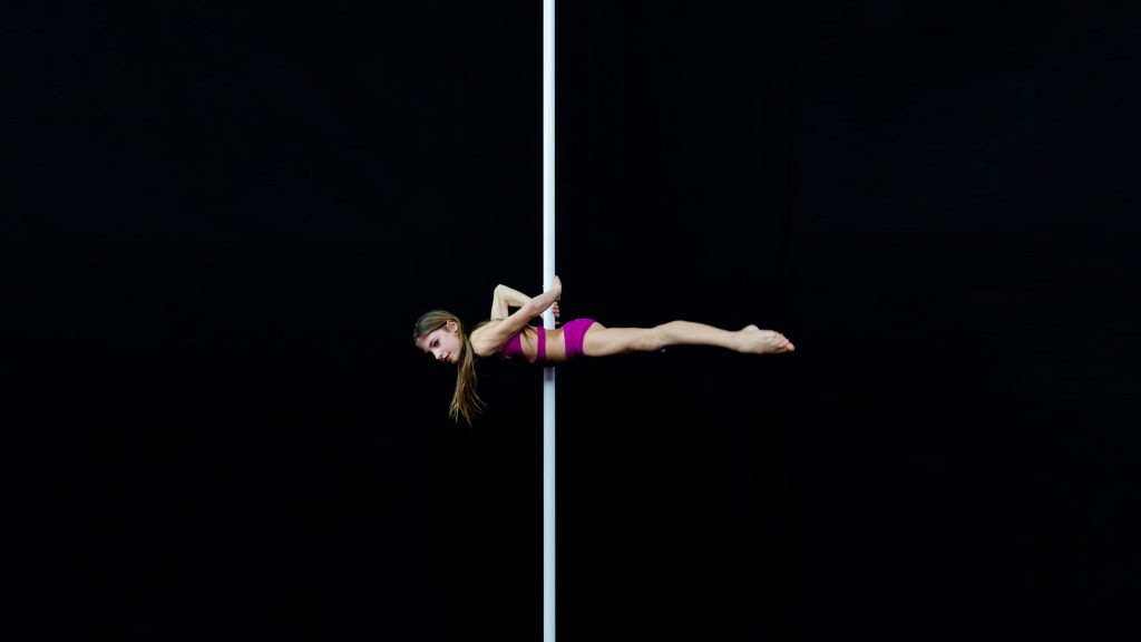 Pole, aerea, danza ed acrobatica per bambini a Legnano e Lainate.